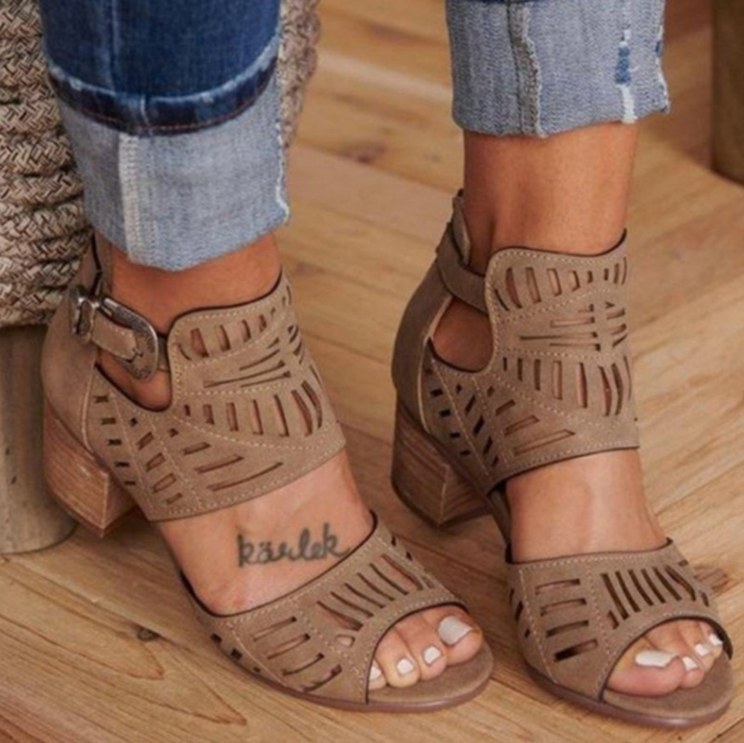 Ladies Summer Middle Heel Solid Color Sandals